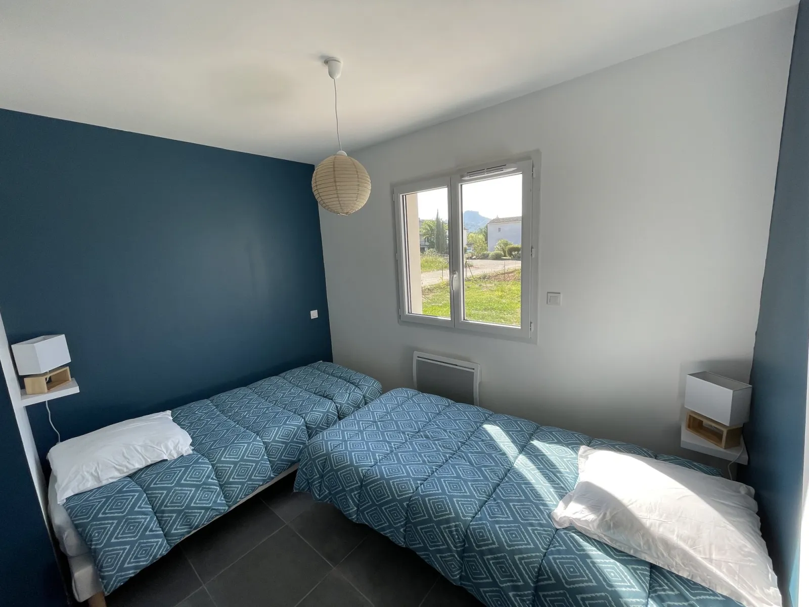 Chambre avec deux lits simples du gîte Les Cabritas Sud Ardèche