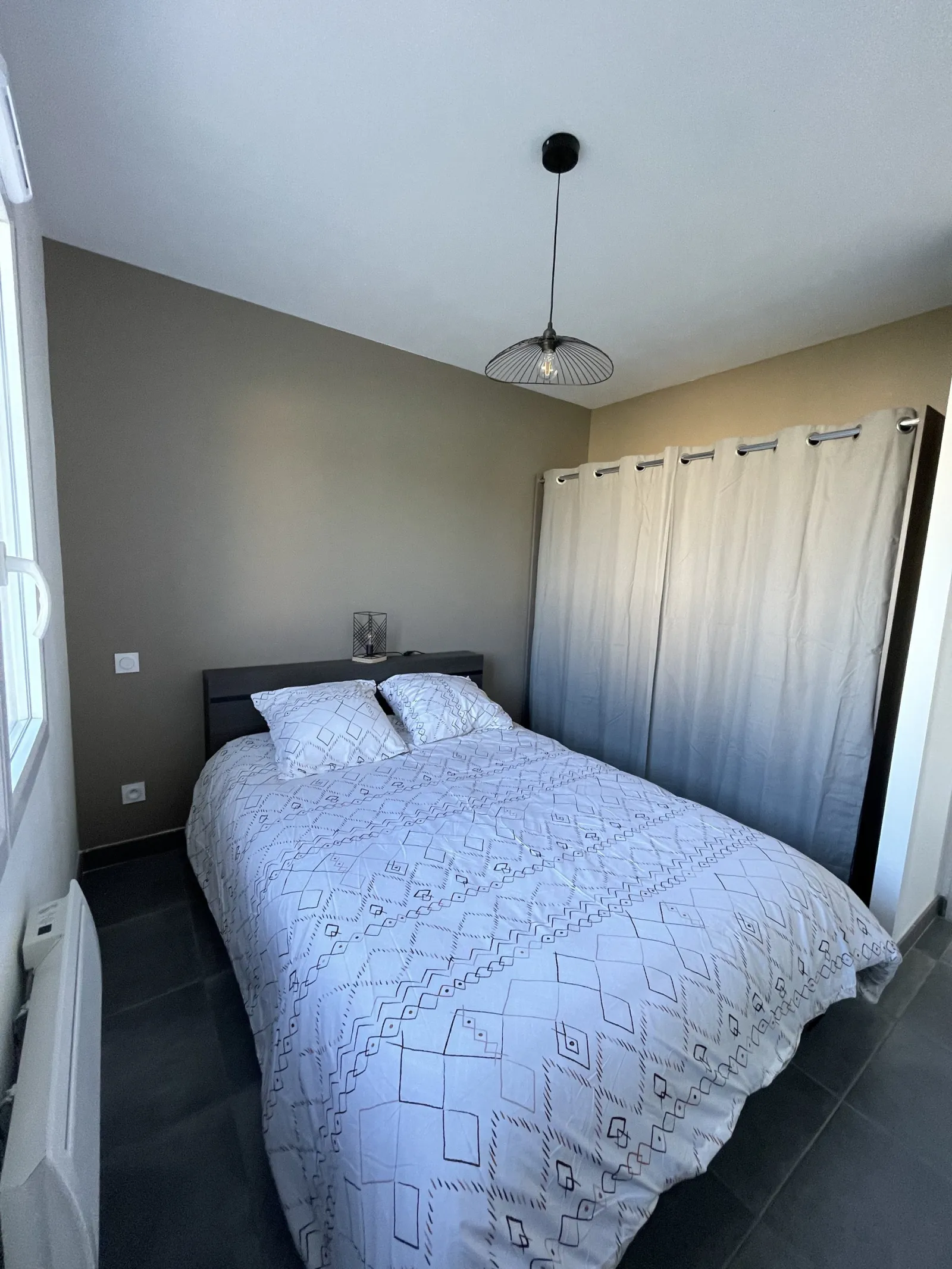 Chambre avec lit 140x190 du gîte Les Cabritas Sud Ardèche
