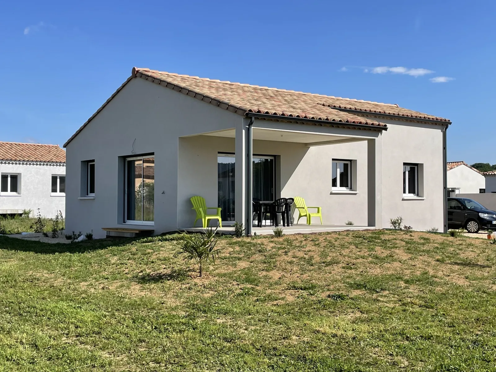 Terrasse couverte et jardin du gîte Les Cabritas Sud Ardèche